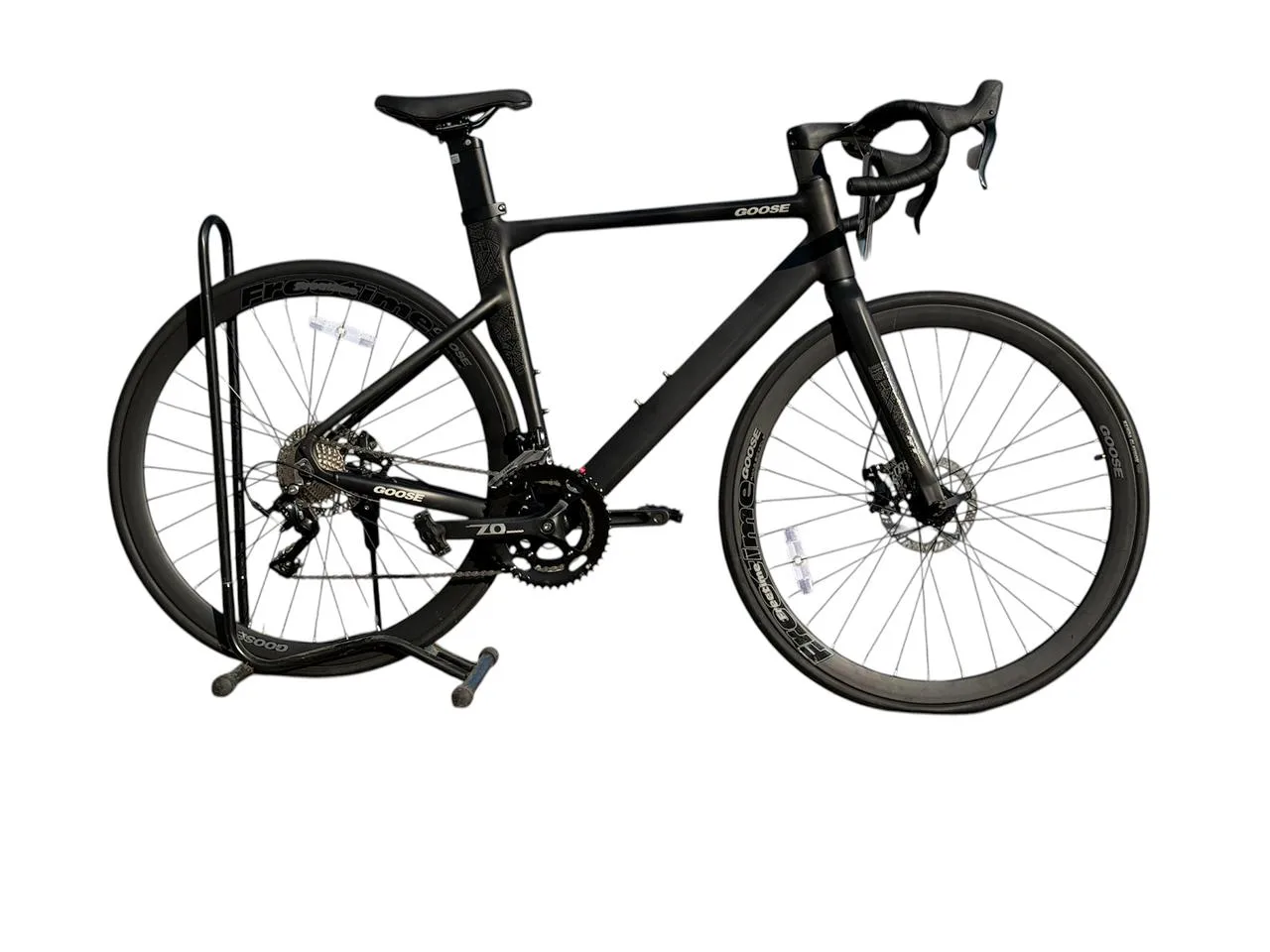 Goose şosse 28 qara